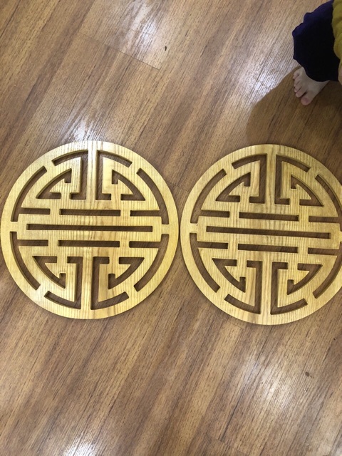 Chữ thọ tròn trang trí bàn thờ gỗ sồi