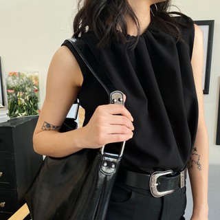 Áo đen độn vai nữ EDINI - A1148