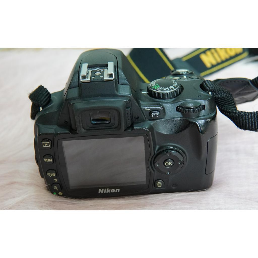 Máy Ảnh Nikon D40