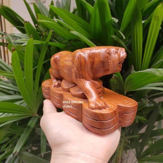  Tượng con hổ gỗ hương