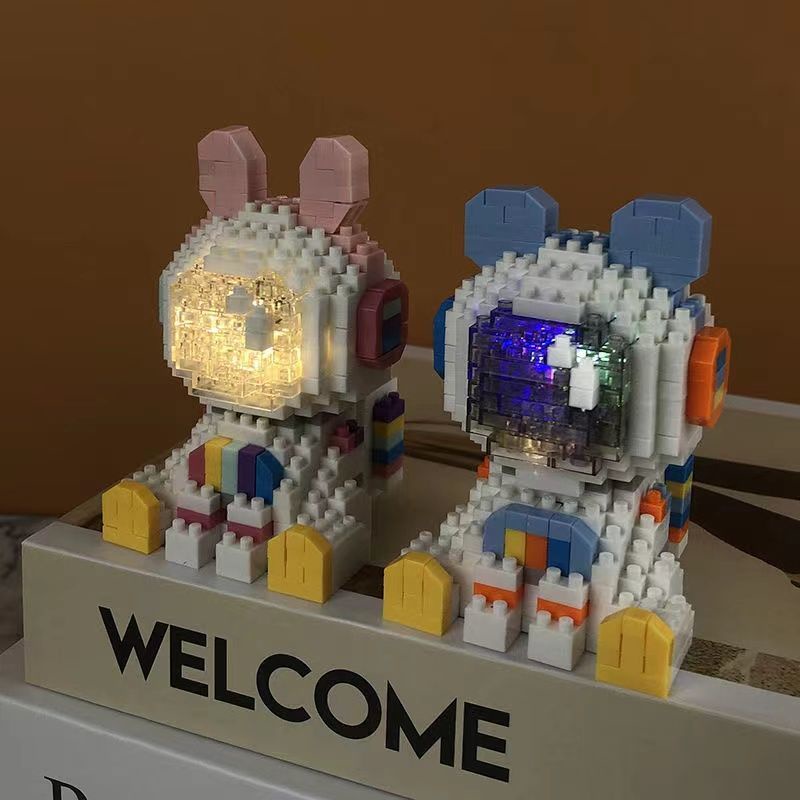 Logo Lắp Ráp Lego Phát Sáng Hình Phi Hành Gia Anne Andy Làm Quà Tặng Trang Trí