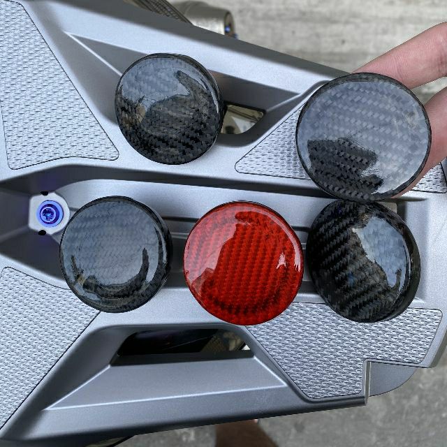 HOT Khuyến Mãi Carbon Fiber nắp bình xăng siêu đẹp cho Vespa, Honda, Yamaha