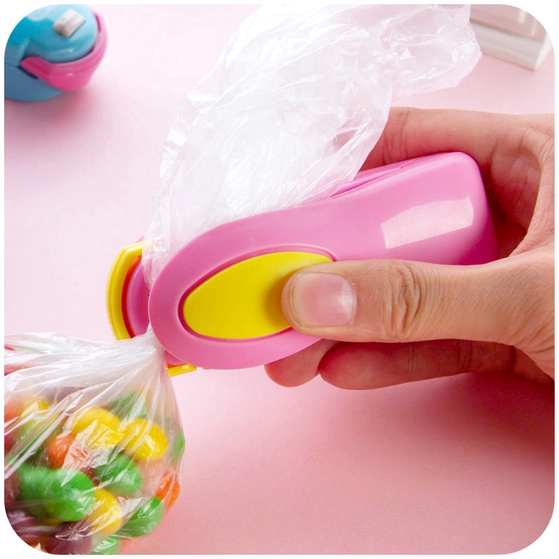 Shipped By Random ColorMini Household Snacks Plastic Bag Heating Sealer Food Saver Storage 6 Colors
