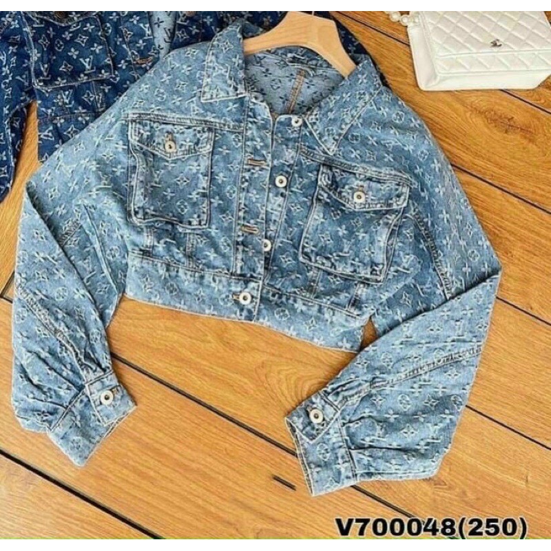 áo khoác jean nữ cao cấp dập logo mẫu trend 2021