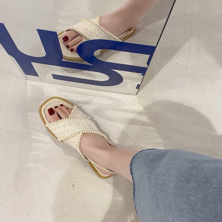 [ Mã 66CBSALE giảm 30K đơn 200K] Xăng Đan Đế Bằng Hở Ngón Phối Nút Chéo Xinh Xắn Dành Cho Nữ | BigBuy360 - bigbuy360.vn