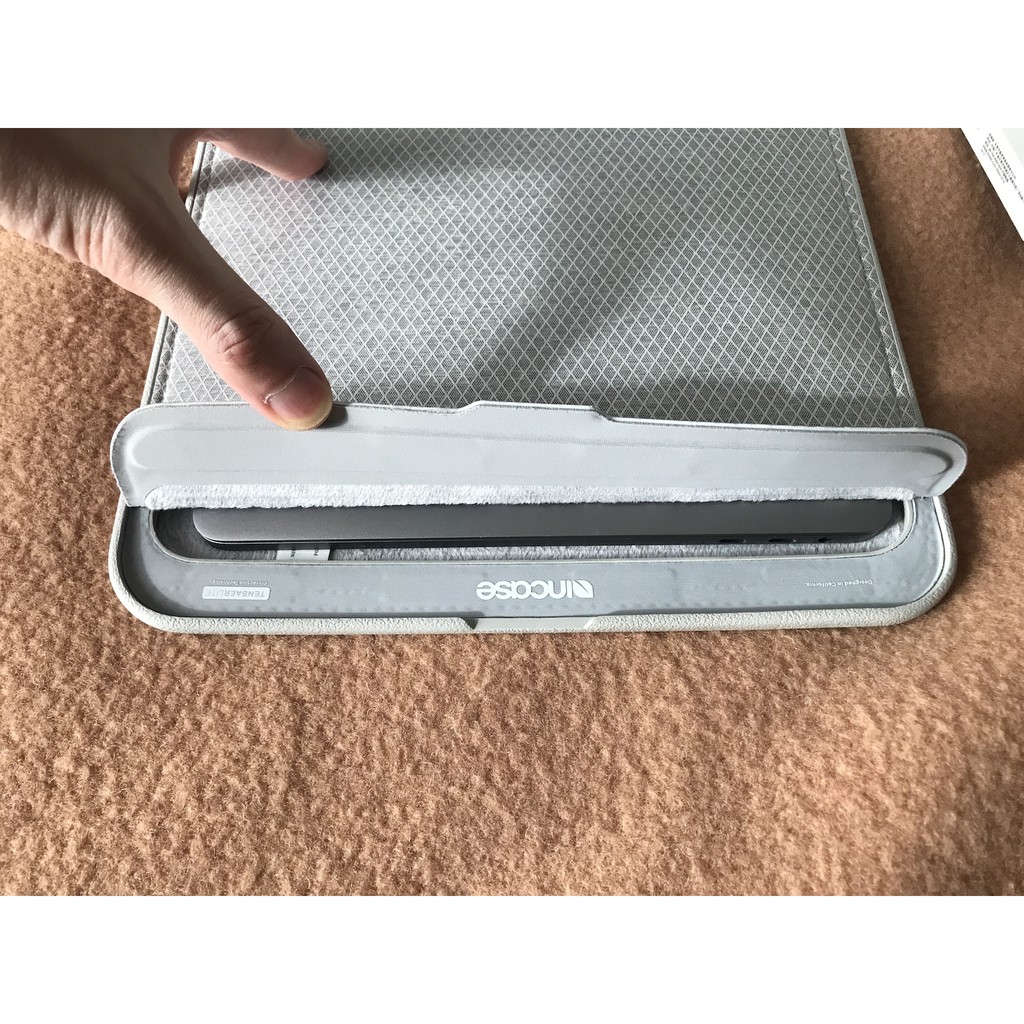 Túi chống sốc cho Macbook Pro 15" INCASE Icon Sleeve with Diamond Ripstop - Thunderbolt 3 Port (USB-C)