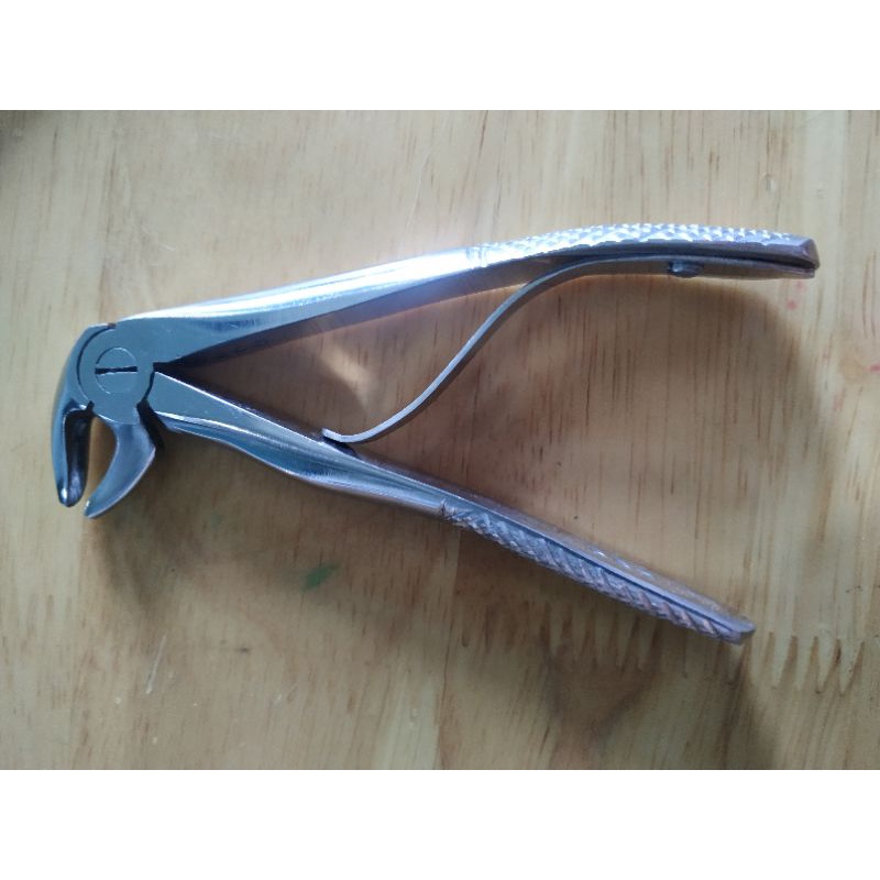 Kìm nhổ răng cửa trẻ em