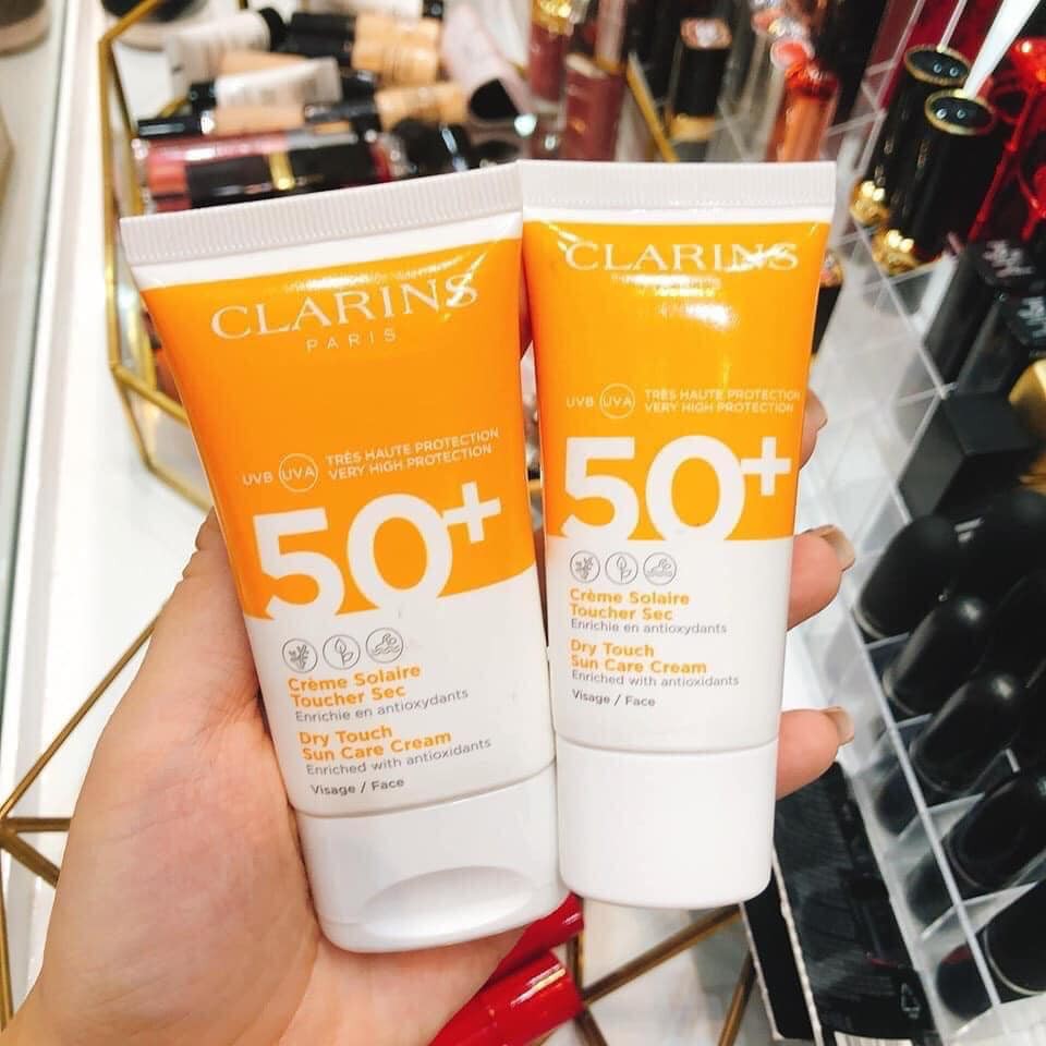 Kem chống nắng thế hệ mới 100% thành phần tự nhiên CLARINS Dry Touch