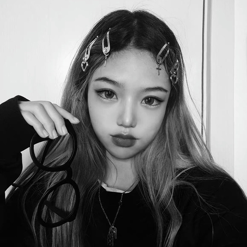 Kẹp tóc mái hình thánh giá và trái tim phong cách unisex