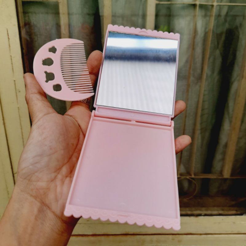 Gương soi kèm lược bỏ bóp gấu (Kt: 7×9cm)