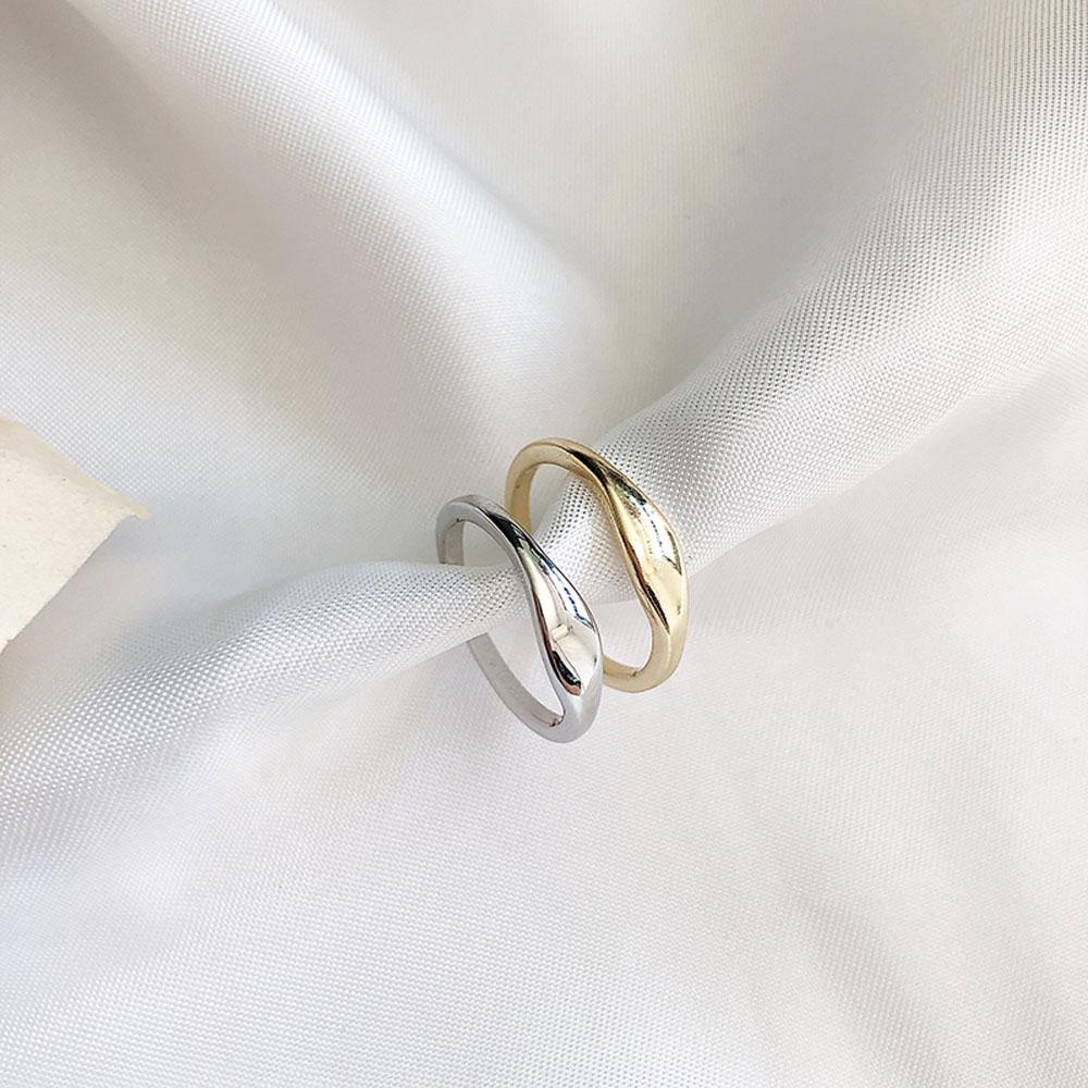 Nhẫn Mỏng Họa Tiết Hình Học Bất Đối Xứng Thiết Kế Tối Giản Thời