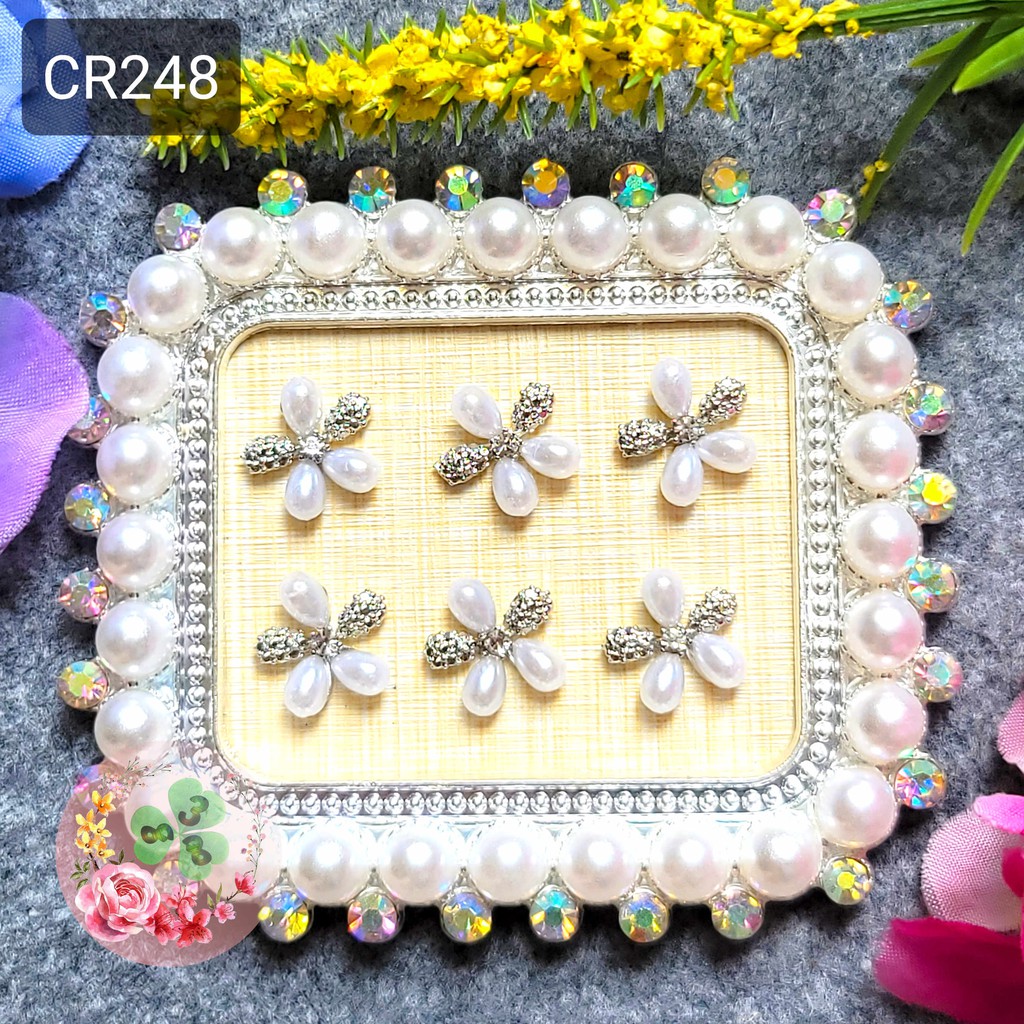Mã CR248 . Charm kim loại đính đá trang trí móng siêu xinh.