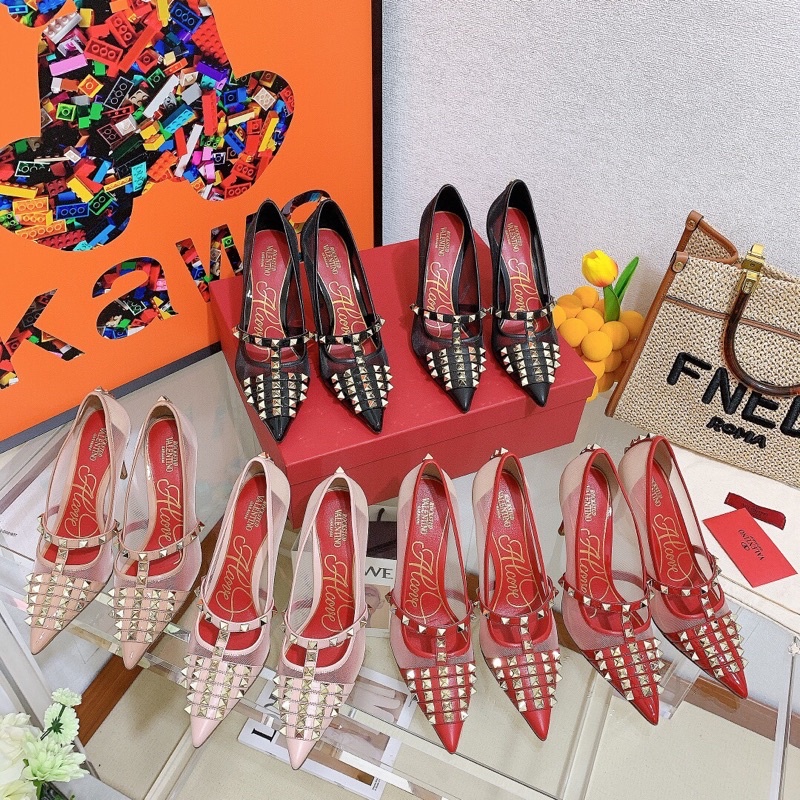 Giày cao gót 9.5 cm mũi nhọn mẫu mới 2021 thương hiệu Valentino cao cấp đinh tán trên mũi giày nhiều mẫu
