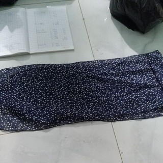 Khăn voan lụa hoạ tiết chấm bi,