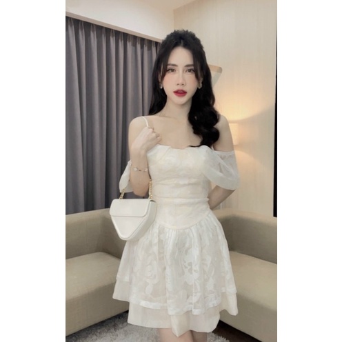 Váy trắng rớt vai nổi