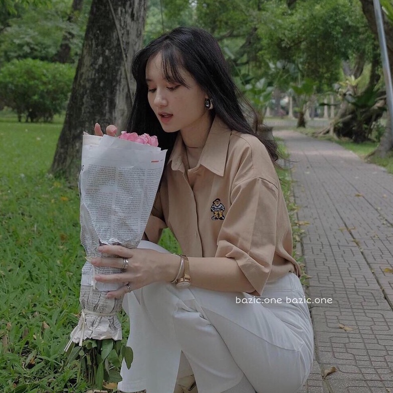 Áo sơ mi thêu gấu unisex tay lỡ be trắng xanh freesize vintage hàn quốc đi làm đi học ylydress C446