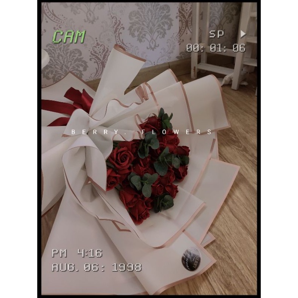 Bó bông sáp đỏ đô giao TPHCM