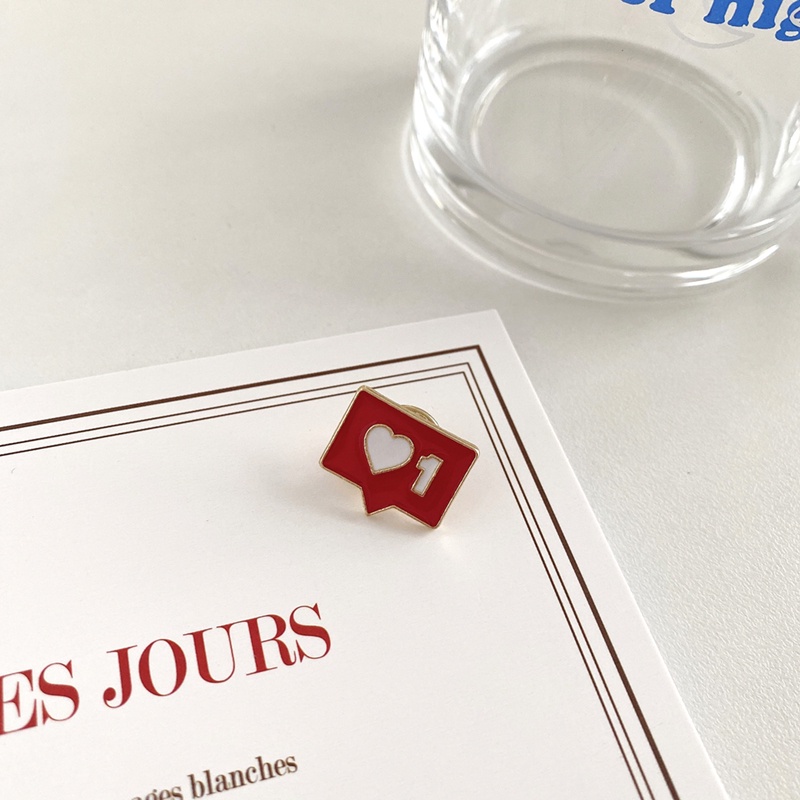 Trâm cài áo hình hoạt hình nhật bản xinh xắn