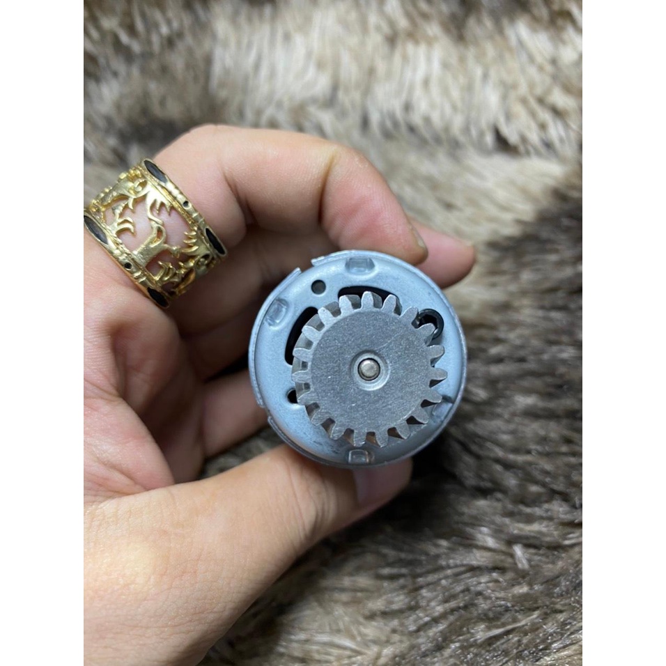 Motor Makita dùng để thay thế cho máy khoan và vặn vít dùng pin 18V ( Sản phẩm chính hãng). BN.