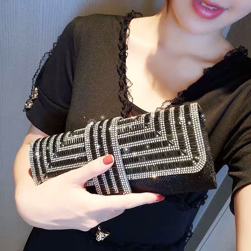 Clutch đính đá màu sang trọng 9566