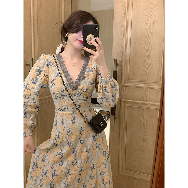 Đầm Maxi Tay Dài Cổ Chữ V Phối Ren Chất Lượng Cao | BigBuy360 - bigbuy360.vn