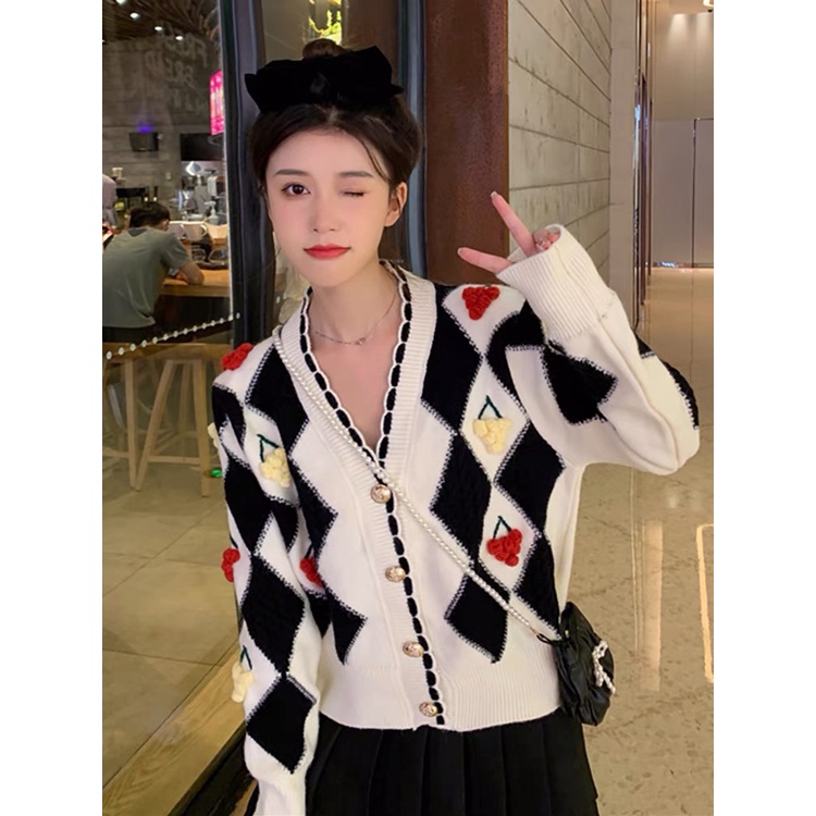 Áo cardigan Forgirl thổ cẩm hoạ tiết nổi quả nho phối cúc