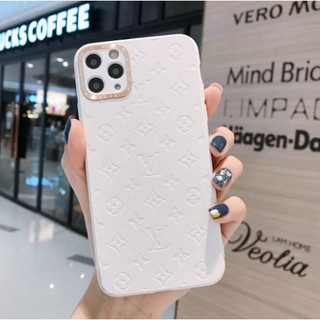 (Freeship) Ốp LV camera nhôm cho IPHONE 11promax/12pro/12promax_Phụ kiện Hoàng Long