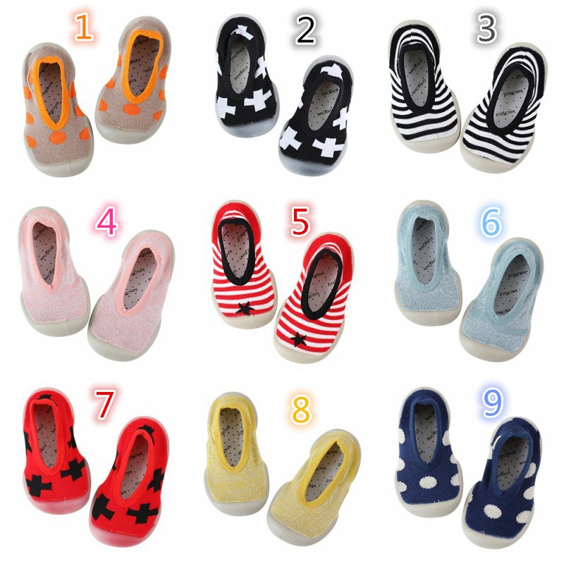 Vớ đi trong nhà cho trẻ