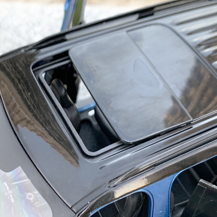 Mô hình  xe Ford Explorer tỉ lệ 1:18