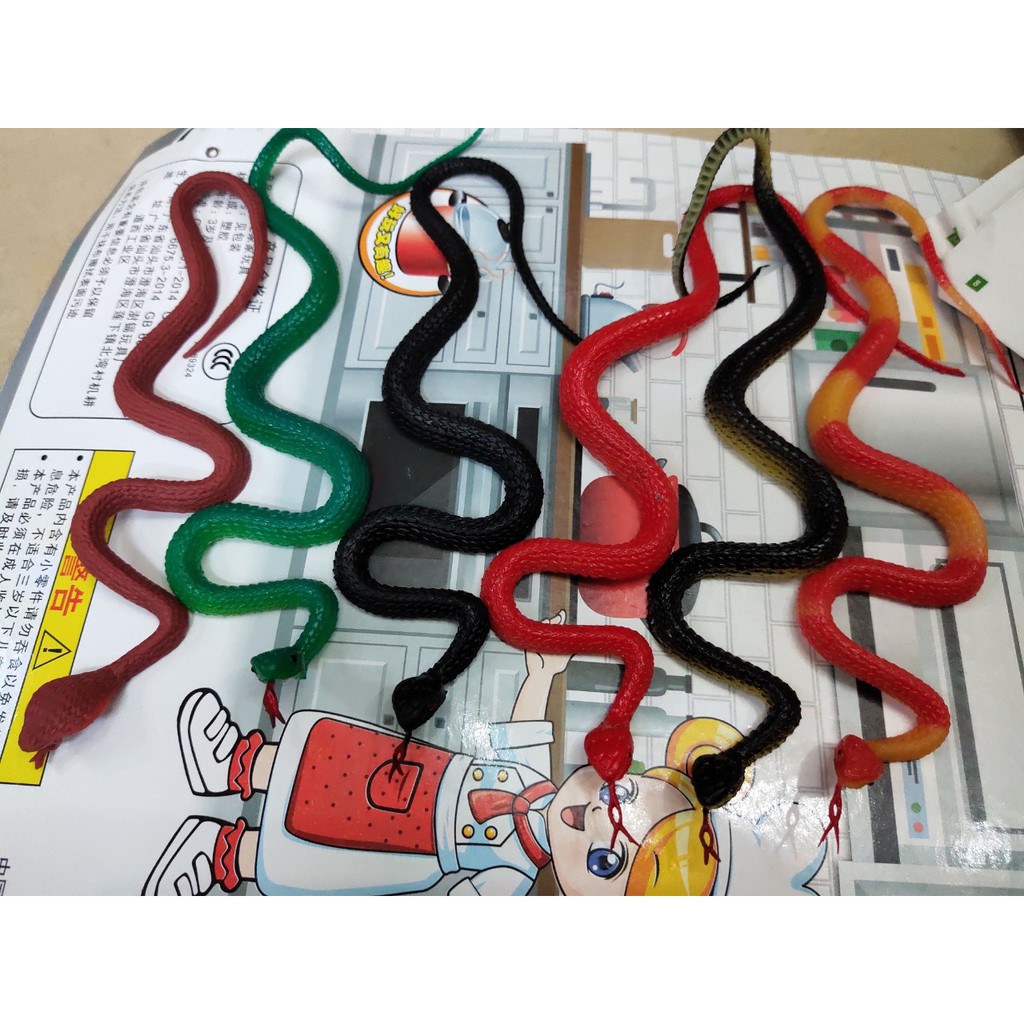 Đồ chơi rắn cao su