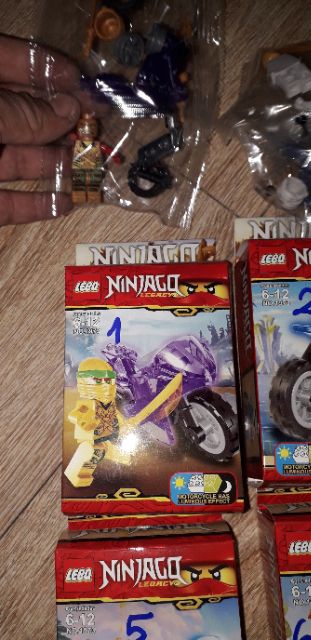 Set 8 hộp LegoNinjago xe mô tô bằng nhựa rất đẹp 1973 trọn bộ
