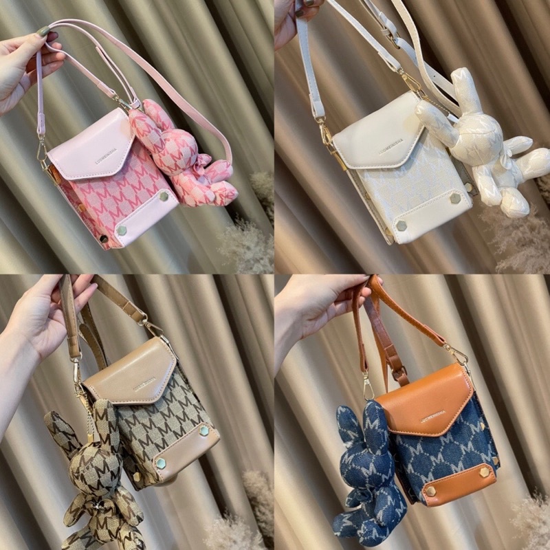 Túi xách hoạ tiết chữ M tặng kèm tag thỏ siêu xinh