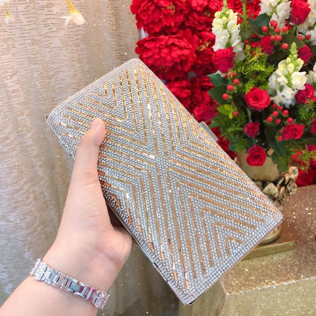 Clutch dự tiệc 3d đính đá