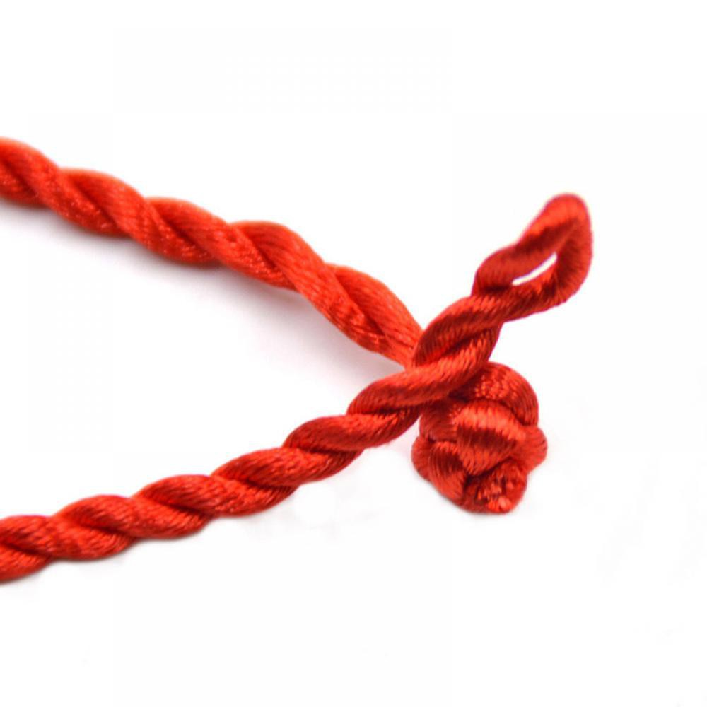 2 vòng tay dây bện màu đỏ giúp đem lại may mắn | BigBuy360 - bigbuy360.vn