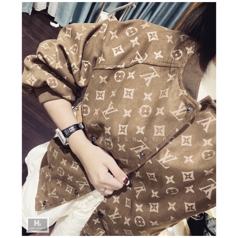 Áo Bomber Cúc Trơn Nâu Bo Chun LV Tôn Da Chất Dày Dặn | BigBuy360 - bigbuy360.vn