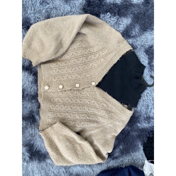 Áo ba lỗ size L kèm khoác len có nút
