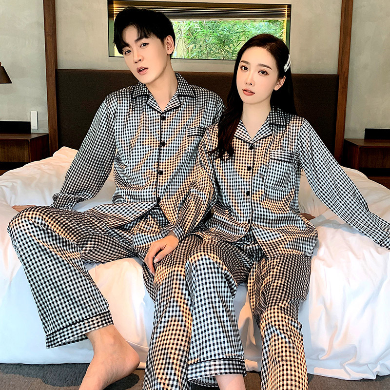 Đồ ngủ pyjama vải phi bóng thoáng mát họa tiết sọc caro thời trang cho nam và nữ (tuỳ chọn)