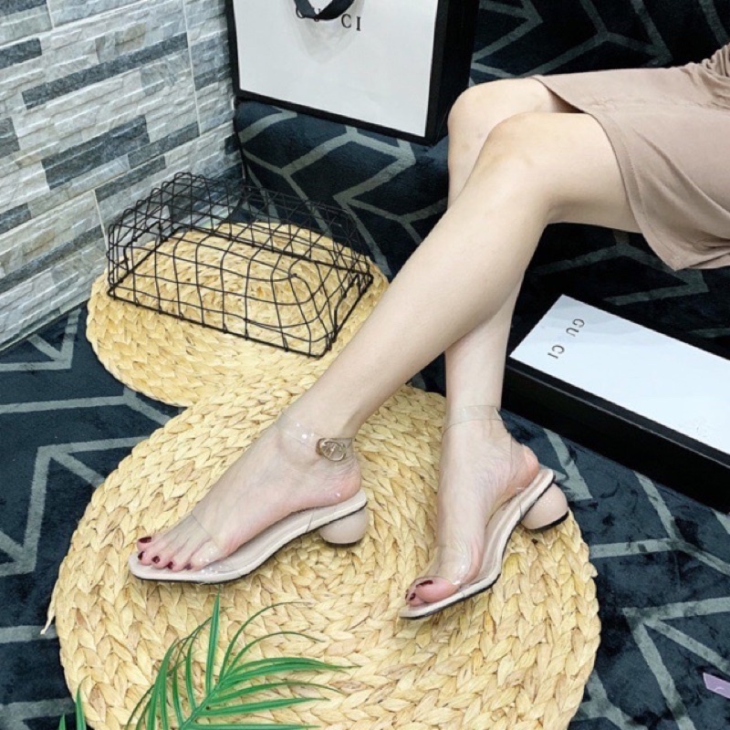 Giày sandal gót tròn 3 phân quai trong