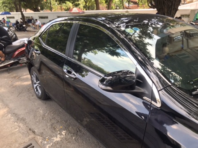 Nẹp viền chân kính, cong kính xe Toyota Altis 2014 - 2020 , đời 2021 { HÀNG INOX ĐẸP }