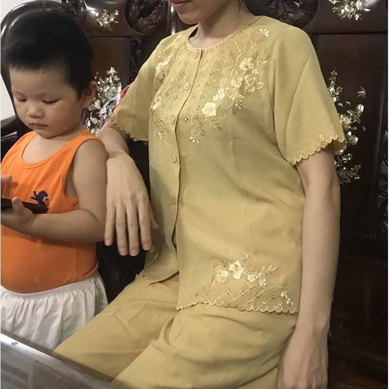Đồ bộ bà già tay ngắn vải siêu lụa