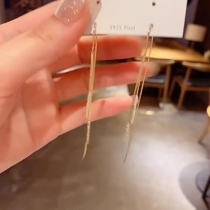 Khuyên Tai Dáng Dài Hình Quạt Thần Tiên Cá Tính Chất Lượng Cao Cho Nữ