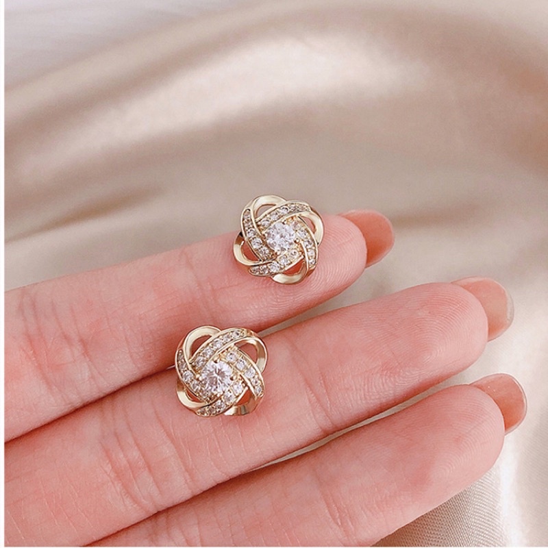 Khuyên tai bạc 925 đính đá xoắn kiểu dáng lạ mắt độc đáo Phong cách Hàn Quốc