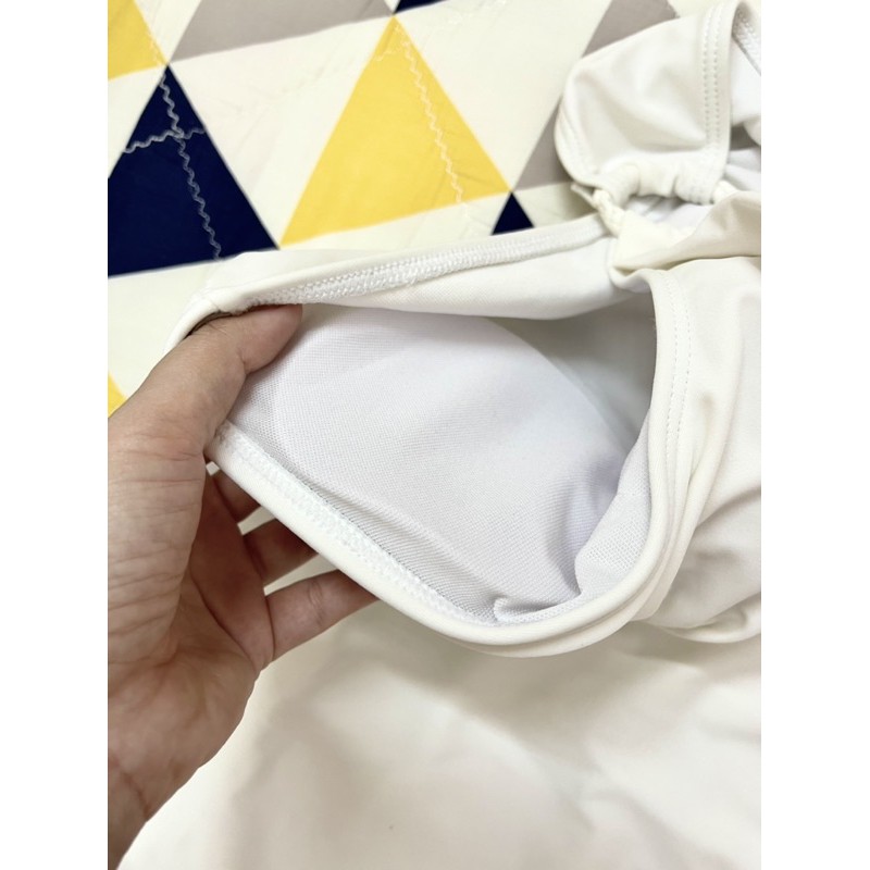 Đồ bơi swim suit 1 mảnh màu trắng lệch vai kiểu hàn quốc | BigBuy360 - bigbuy360.vn