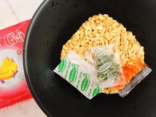 1 thùng phở gà con Acecook
