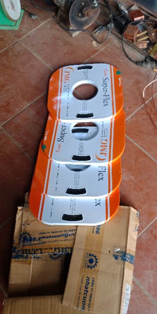 Lưỡi cưa vòng cắt sắt .bản 13mm cho máy makita PB 181D dài 835mm