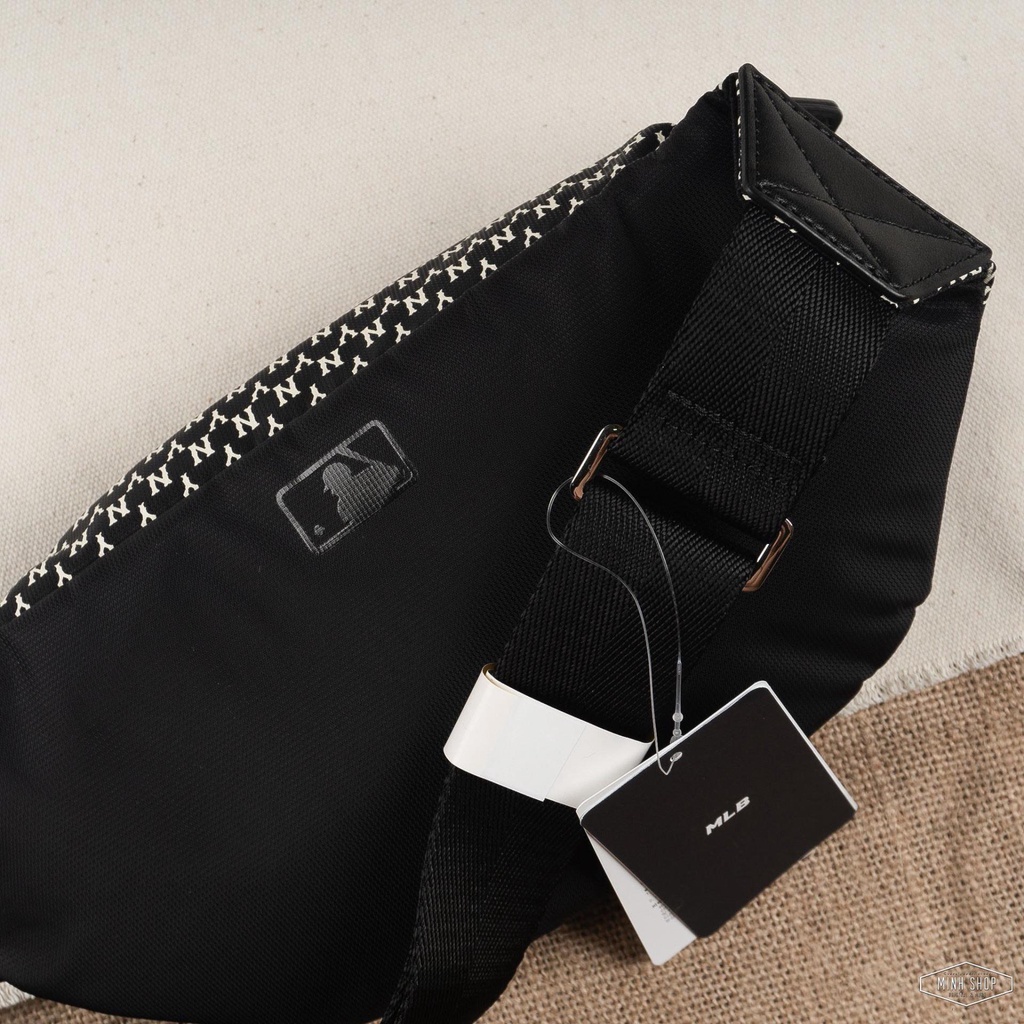 Combo Túi bao tử / Mũ Lưỡi trai / Bucket MLB Monogram Hip-Sack New York Yankees Black - 32BGC9111-50L | HÀNG CHUẨN 1:1