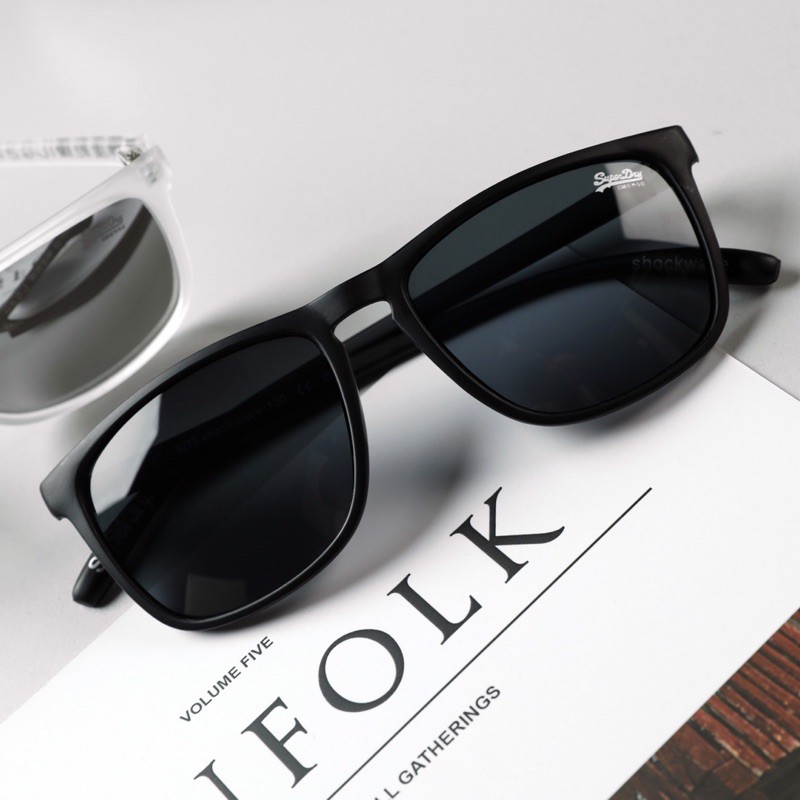 Kính superdry thời trang