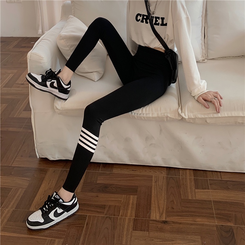 Quần legging lưng cao màu đen thiết kế ôm sát tôn dáng | BigBuy360 - bigbuy360.vn