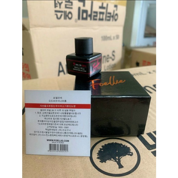 Nước hoa vùng kín hộp vuông Foellie