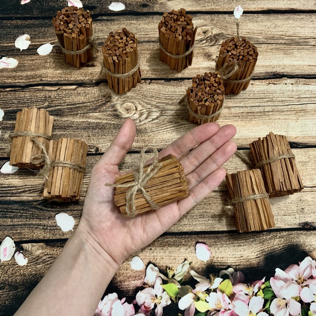 Gỗ Đàn Hương Chẻ Nhỏ Cúng Khói, Thanh Tẩy Nhà Cửa